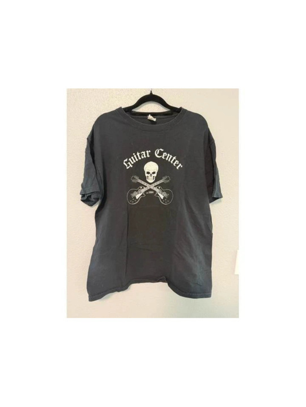 #6209 Guitar Center Skull & Crossed Guitars T-Shirt - Size L